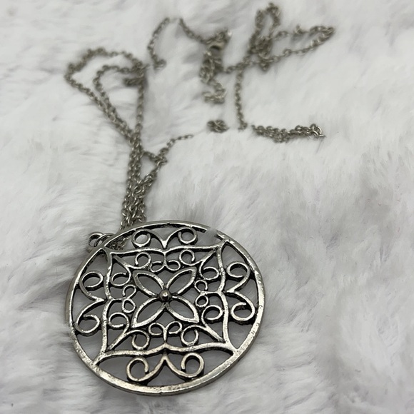Medallion Pendant Long Silver Tone Necklace - Picture 6 of 12